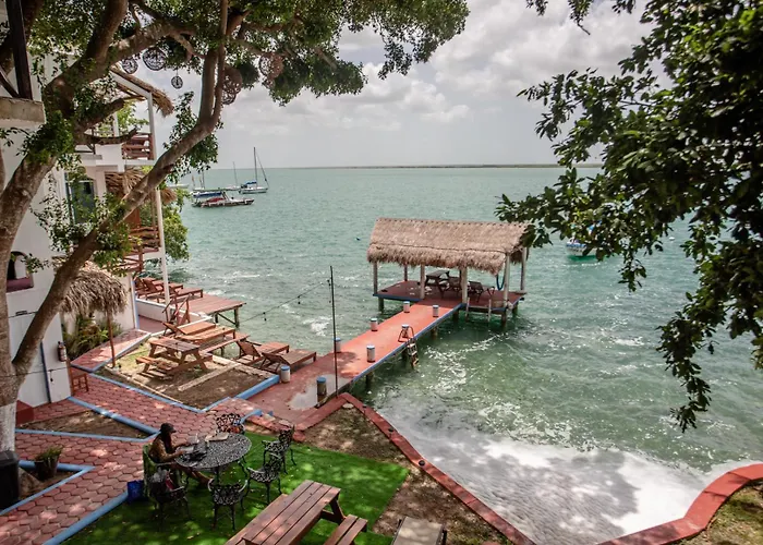 Seven Blue House Village & Lodge Bacalar